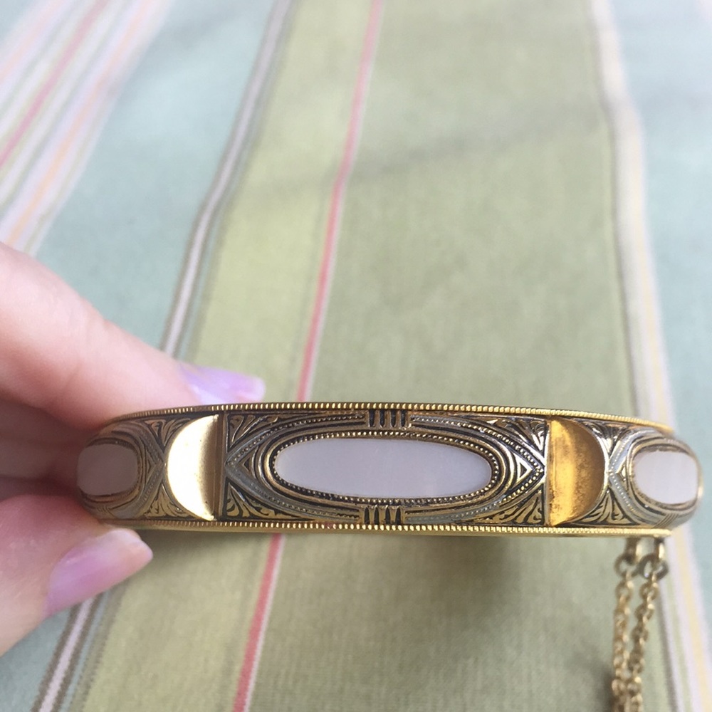 Gold mother of pearl Vintage Style bracelet ✨✨✨